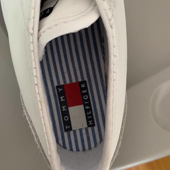 3/$20 TOMMY HILFIGER toddler kids white logo Chappy sneakers SZ 9.5 - Picture 7 of 7
